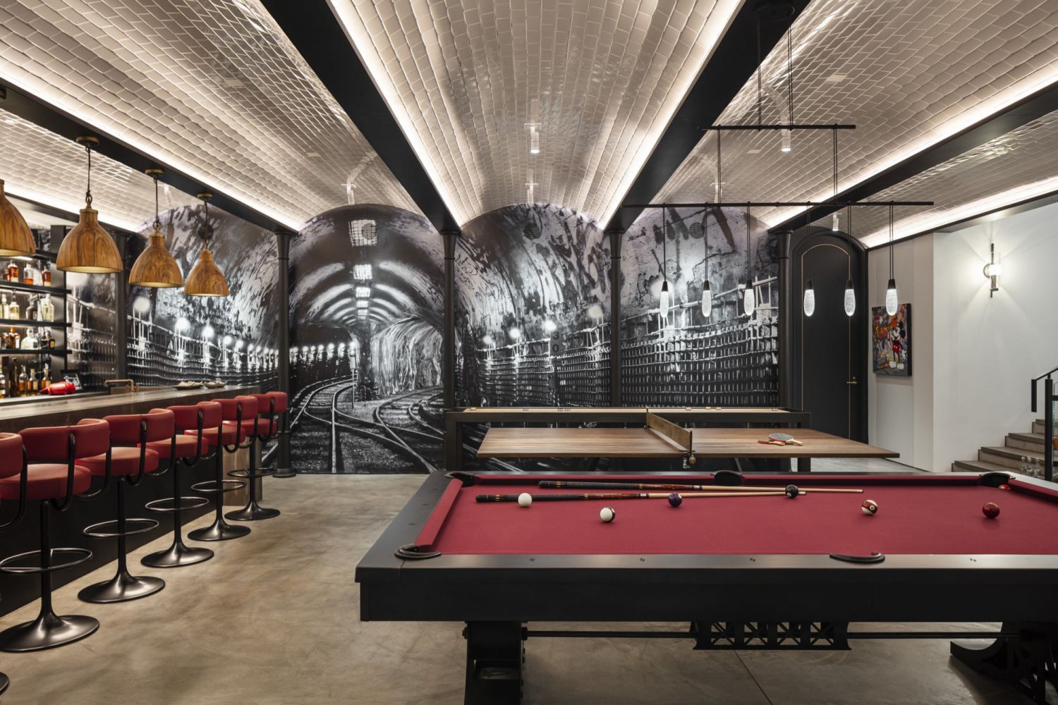 The recreation room designed to resemble a 20th-century subway station (Photo: Manolo Langis)