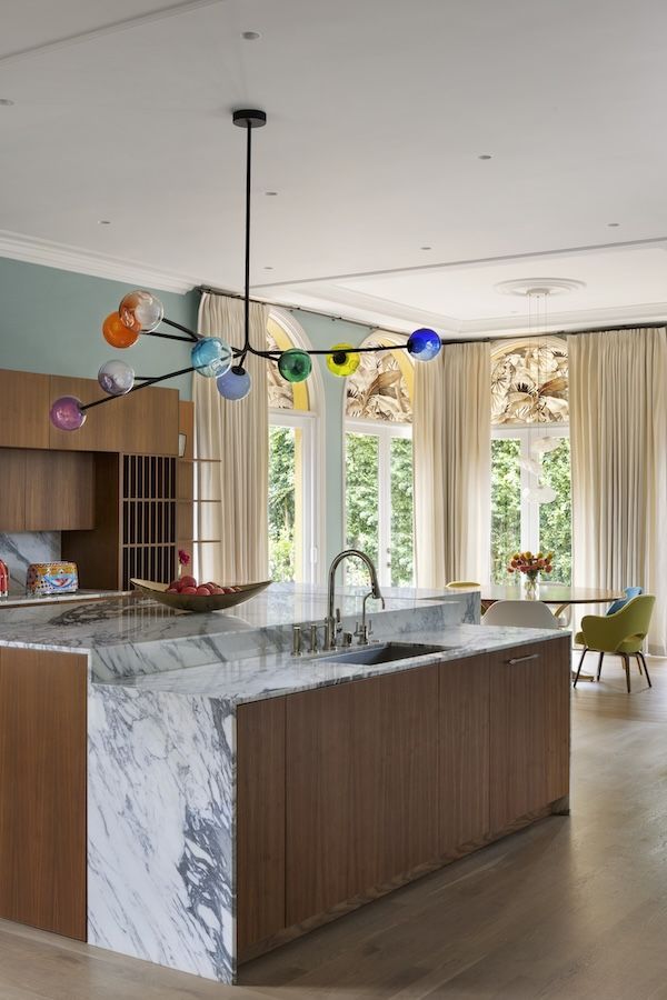 Marble countertops and solid brass accents (Photo: Ema Peter Photography)