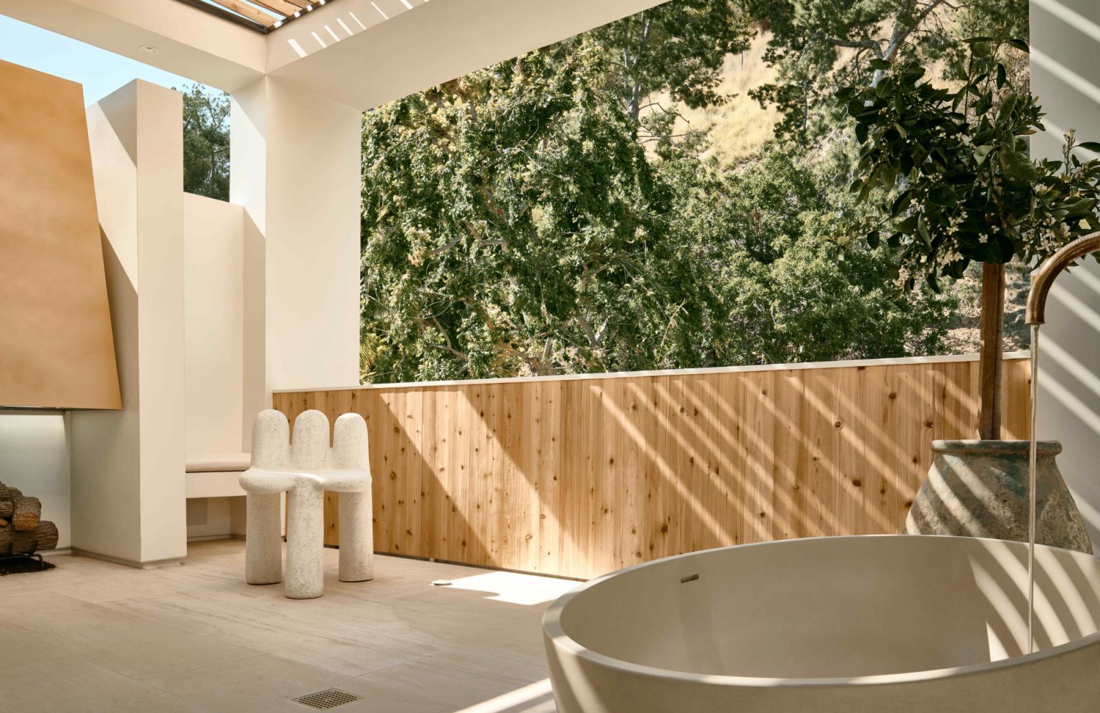 The primary bathroom spa suite in the outdoor terrace (Photo: Nils Timms)