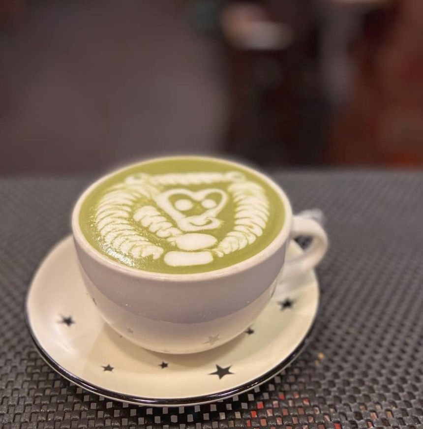 Matcha latte (Photo: Instagram / @octobercoffeegaya)