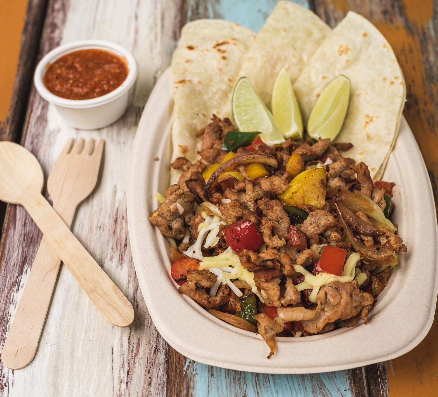 Cholos - Pork Alambre with grilled pork, bacon, bell peppers and Mexican spices