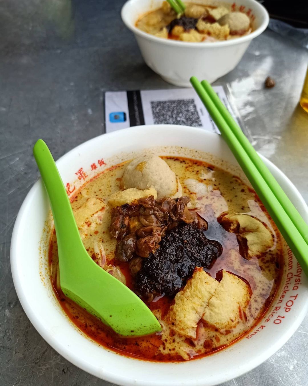 Chulia Street Curry Mee's bowl, complete with a dollop of sambal for an extra kick (Photo: Instagram / @ksling_ling)