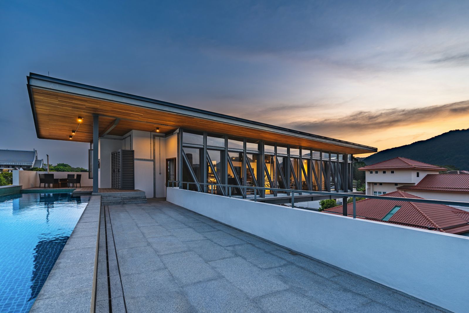 The soaring roof of the loft has a beautiful view (Photo: Lin Ho)