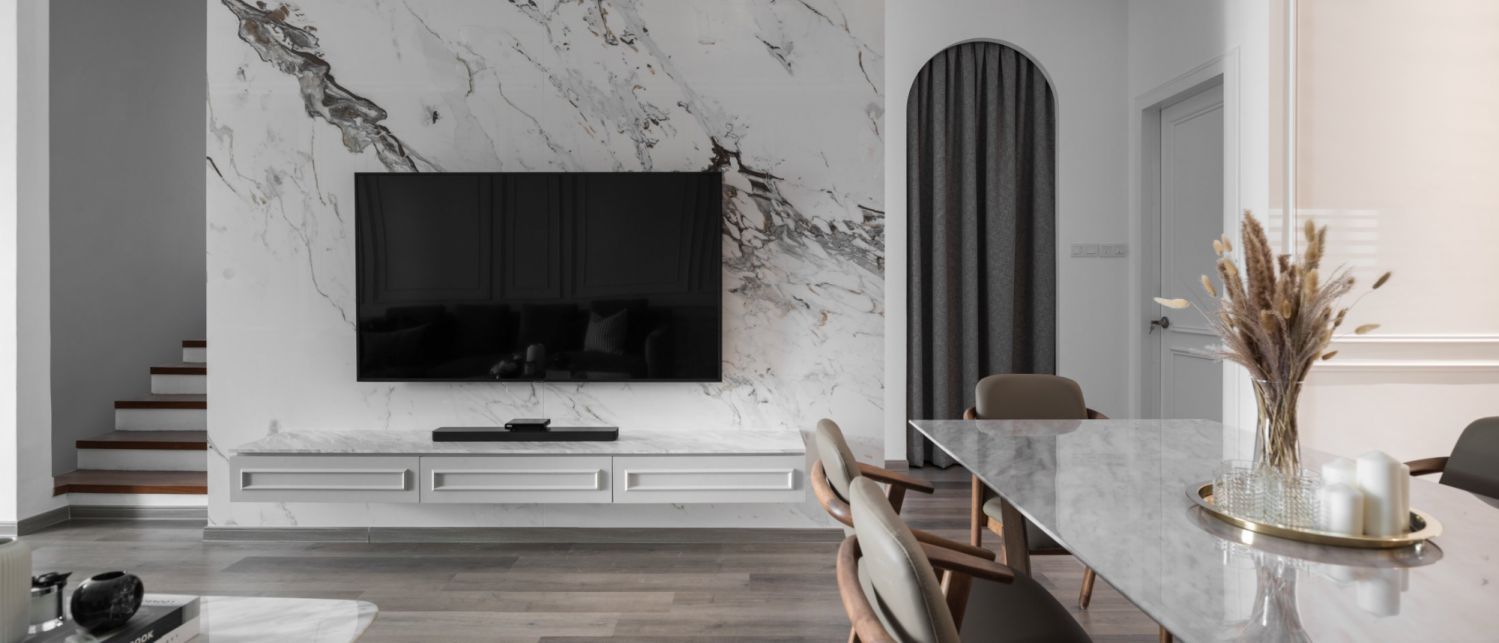 The 10-foot long ceramic backdrop for the TV console  (Photo: TWJPTO)